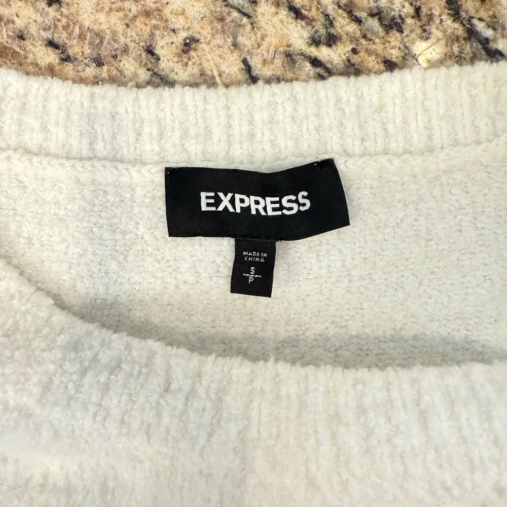 Express White & Black Chevron Sweater – Size Small - Picture 5 of 7